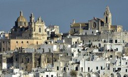 ostuni citta bianca valle itria vacanza in puglia